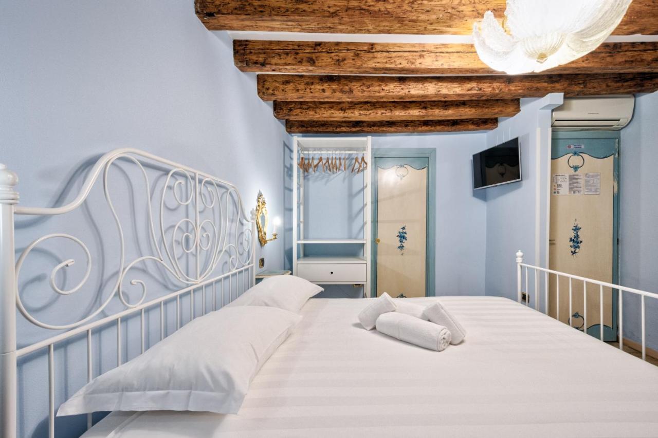 Piccolo Vecellio Hotel Venesia Bagian luar foto