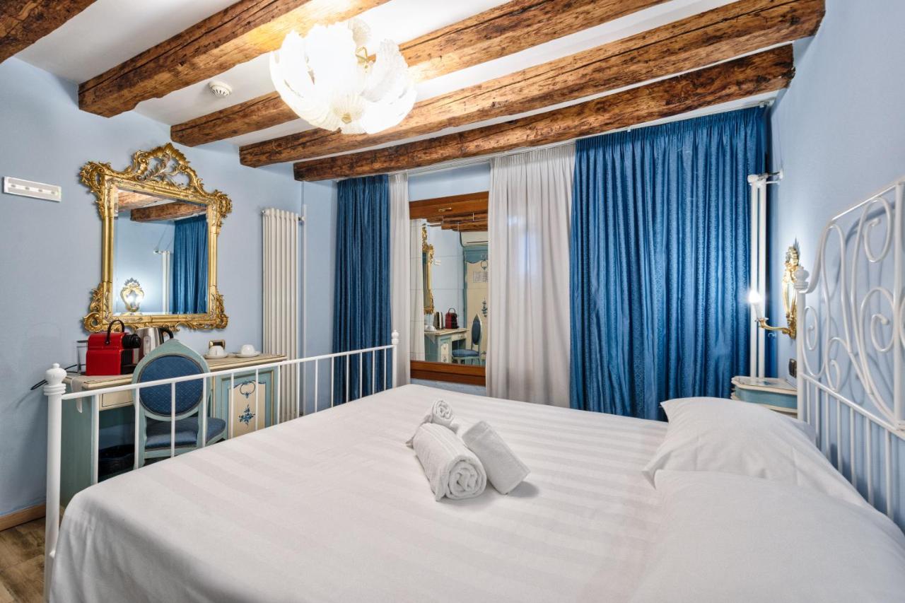 Piccolo Vecellio Hotel Venesia Bagian luar foto