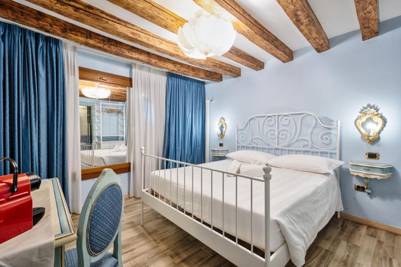 Piccolo Vecellio Hotel Venesia Bagian luar foto